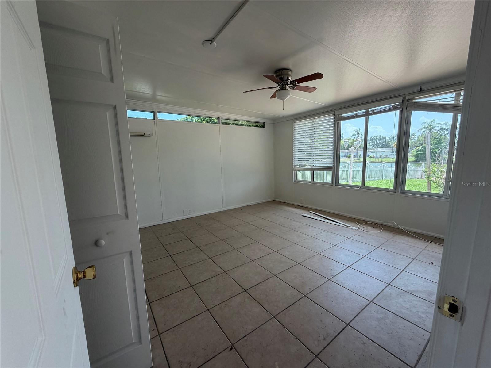 ALOHA GARDENS - Residential