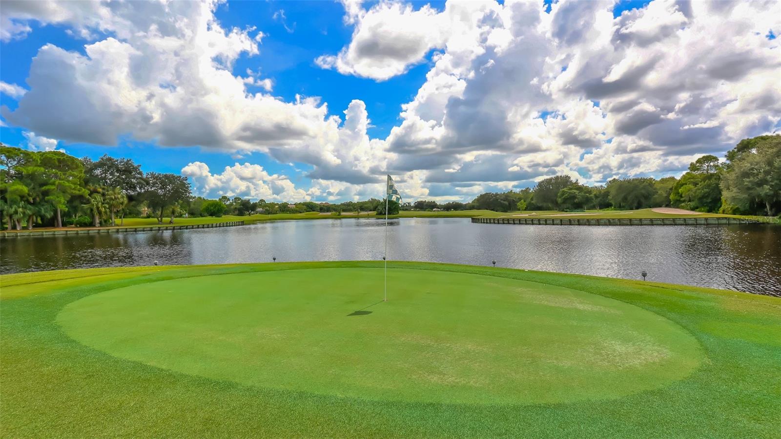 UNIVERSITY PARK COUNTRY CLUB - Residential