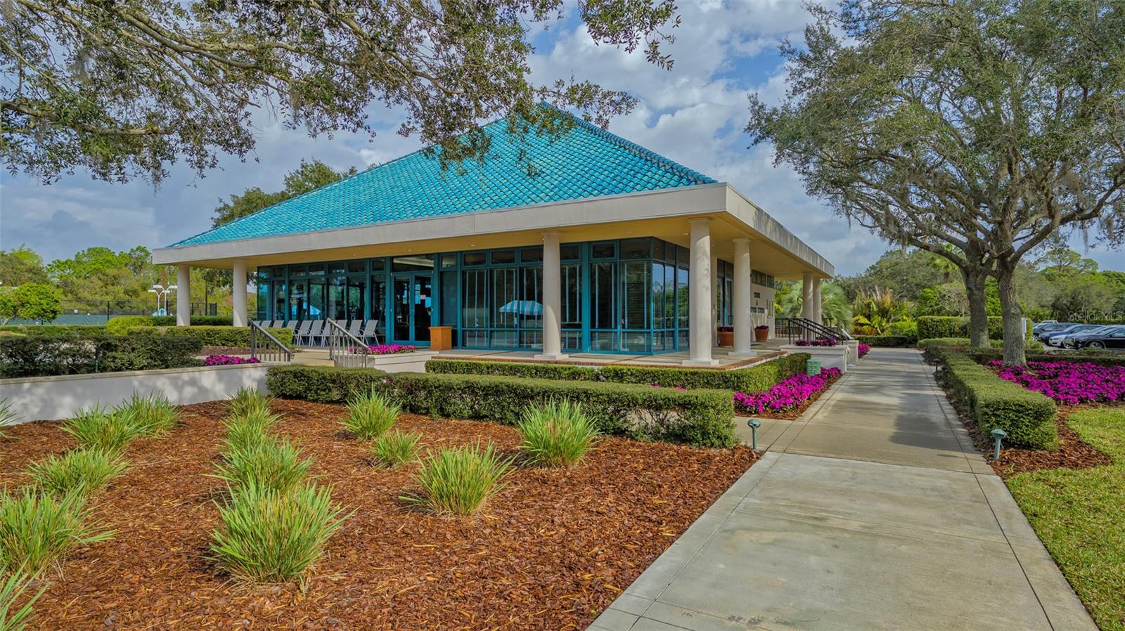 UNIVERSITY PARK COUNTRY CLUB - Residential