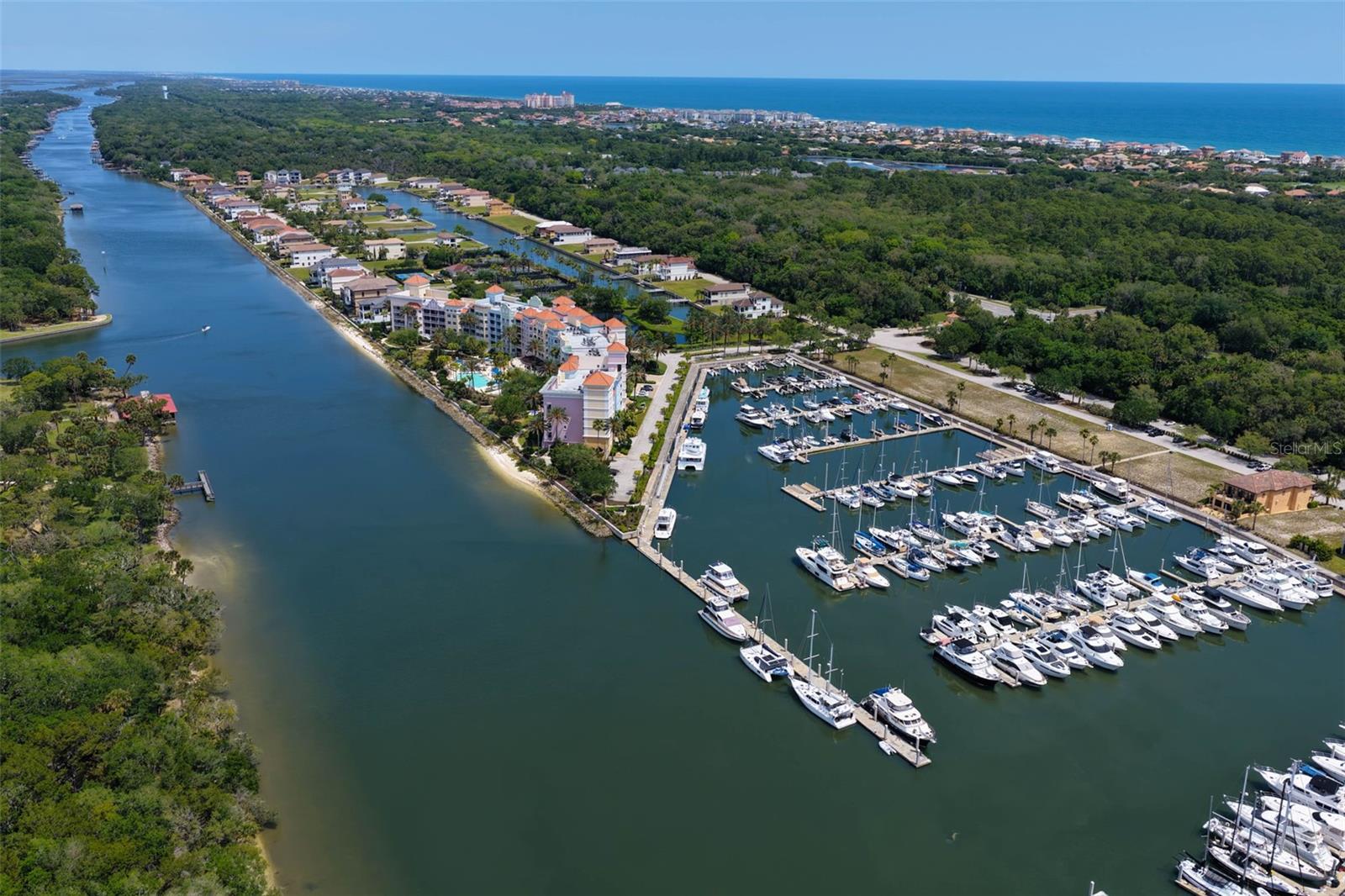 YACHT HARBOR - Land