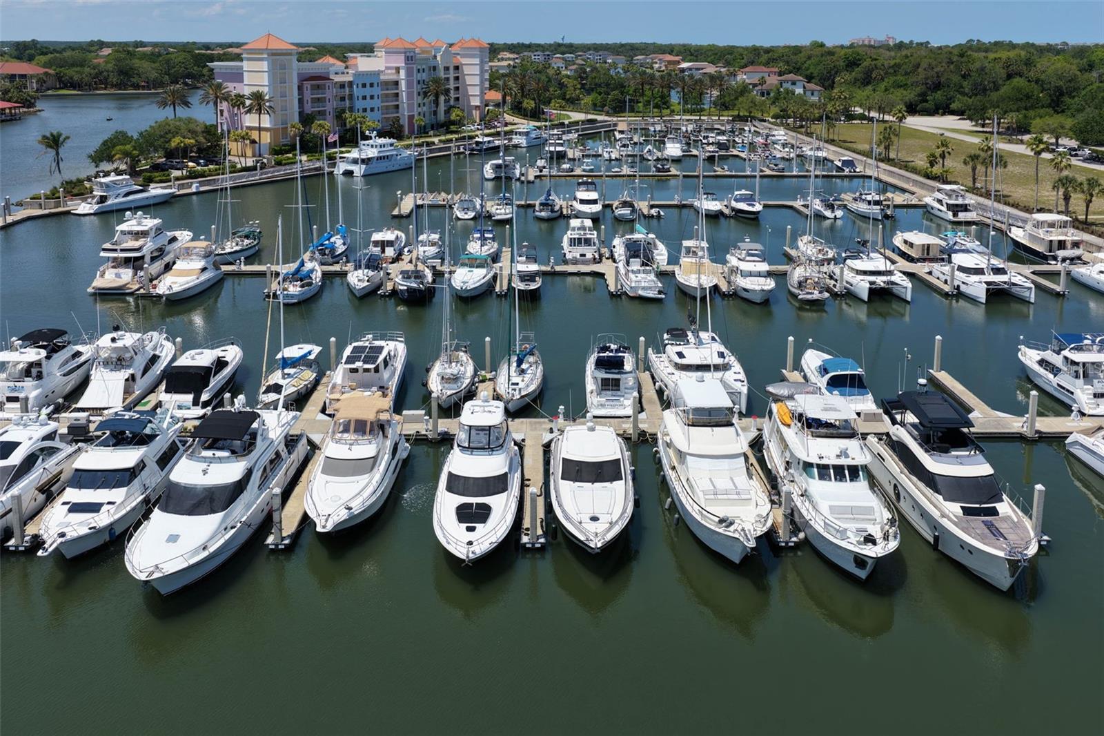 YACHT HARBOR - Land