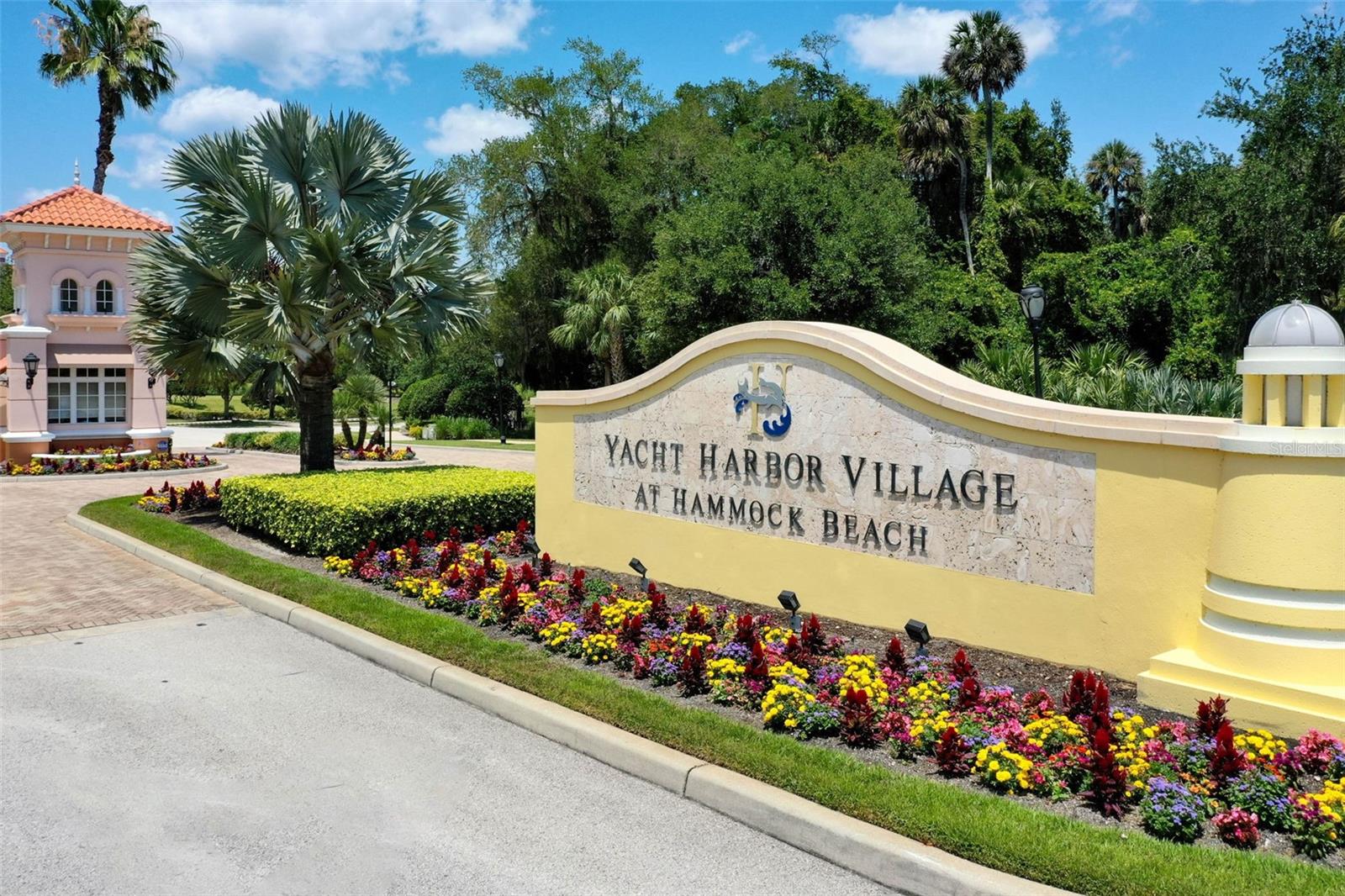 YACHT HARBOR - Land