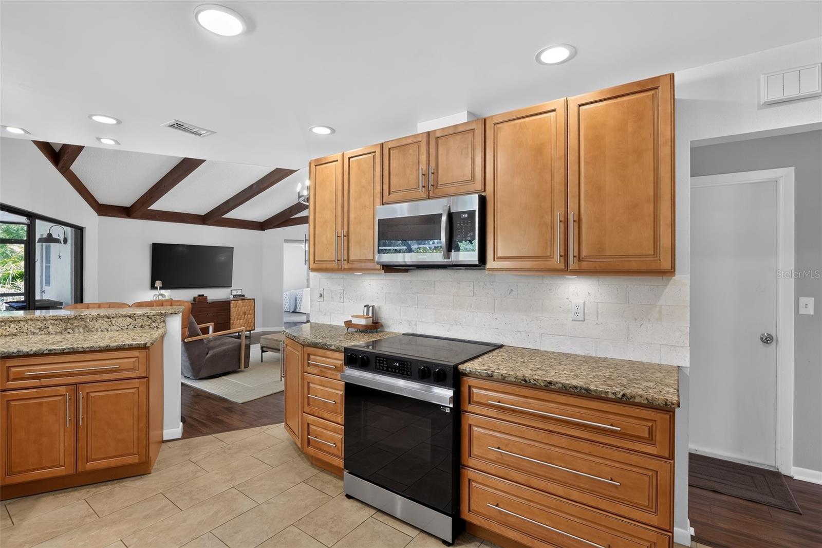 COUNTRY PLACE - Residential