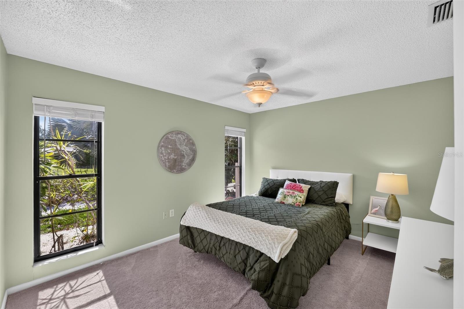 COUNTRY PLACE - Residential