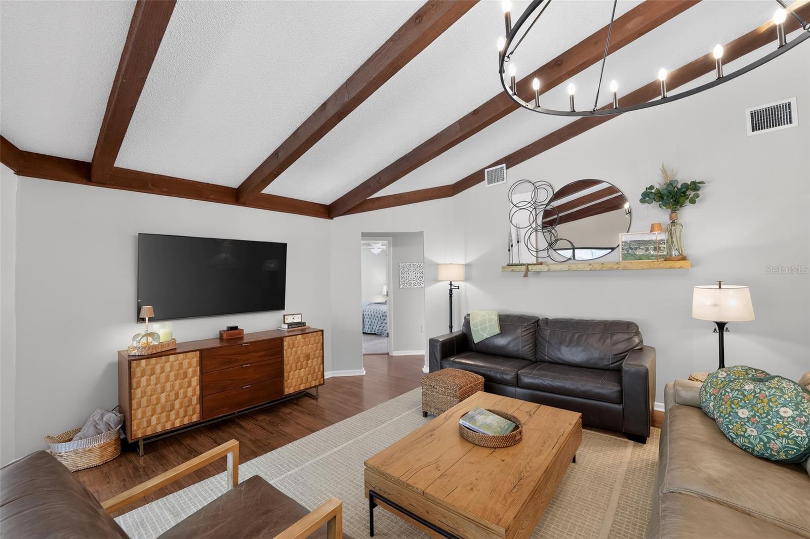COUNTRY PLACE - Residential