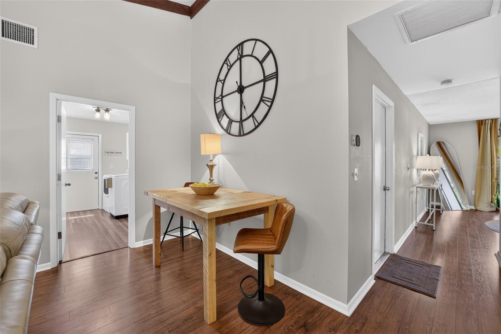 COUNTRY PLACE - Residential