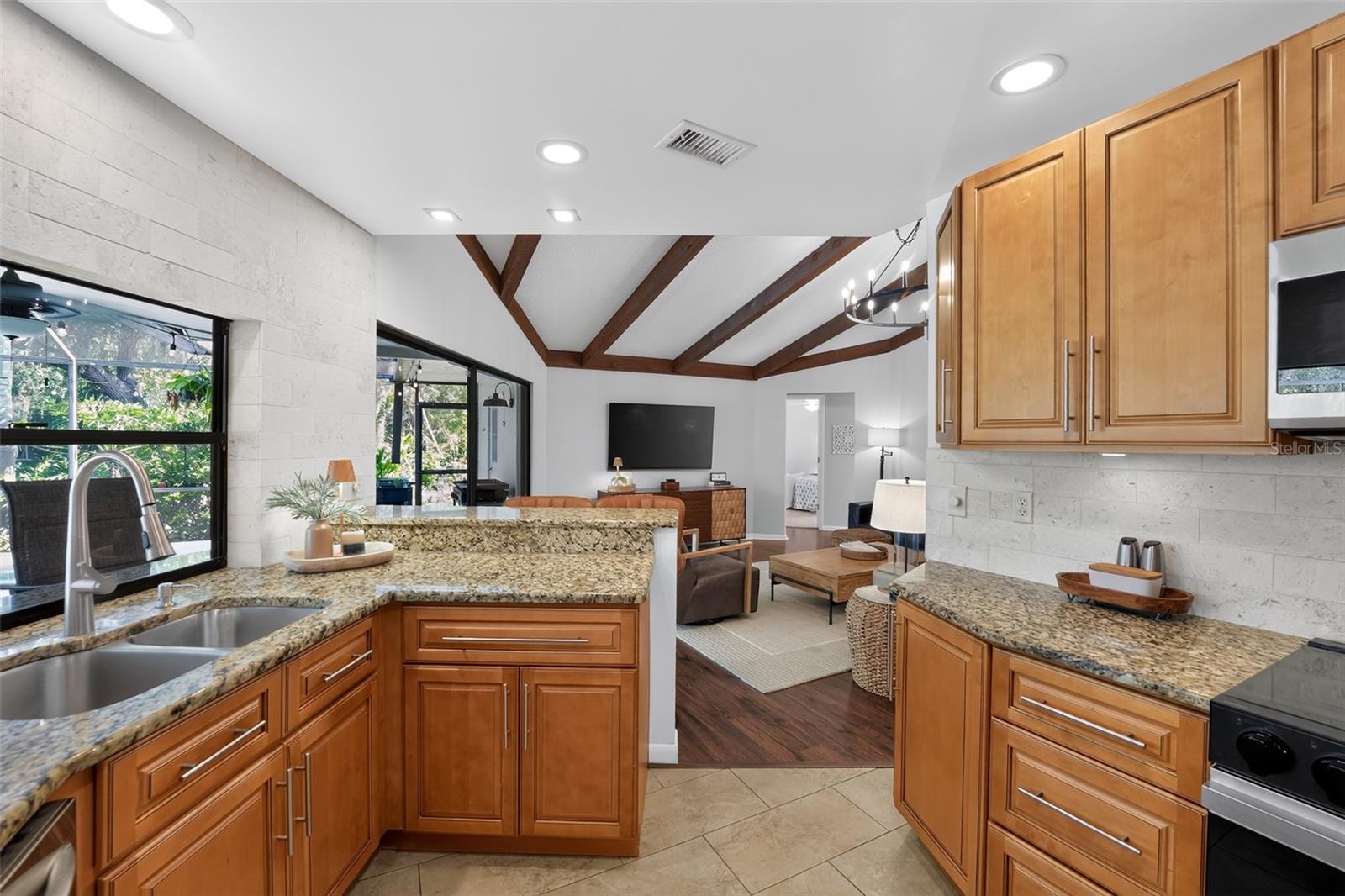 COUNTRY PLACE - Residential