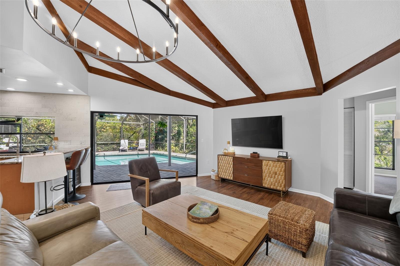 COUNTRY PLACE - Residential