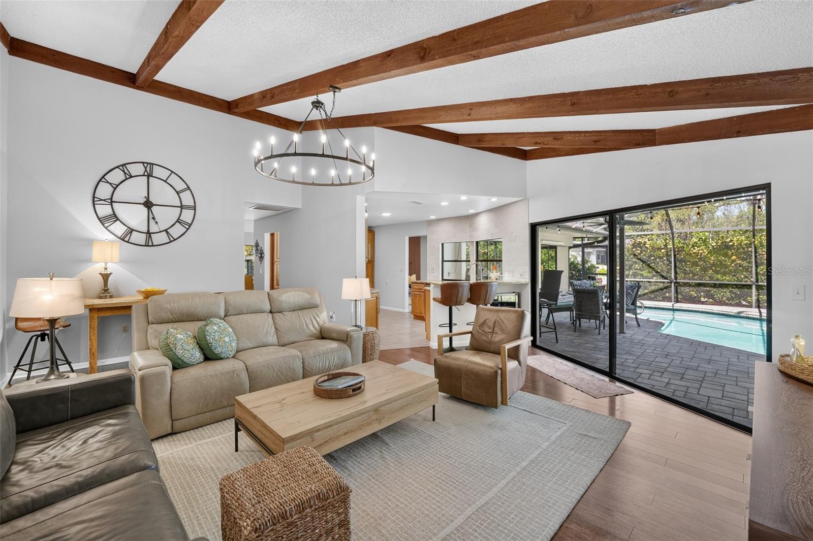 COUNTRY PLACE - Residential