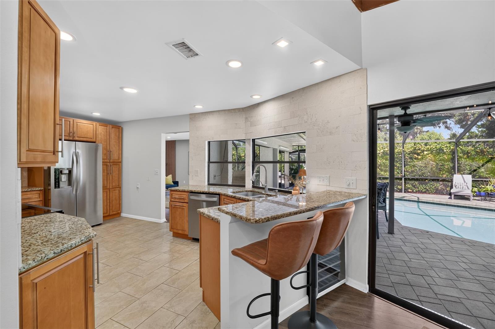 COUNTRY PLACE - Residential