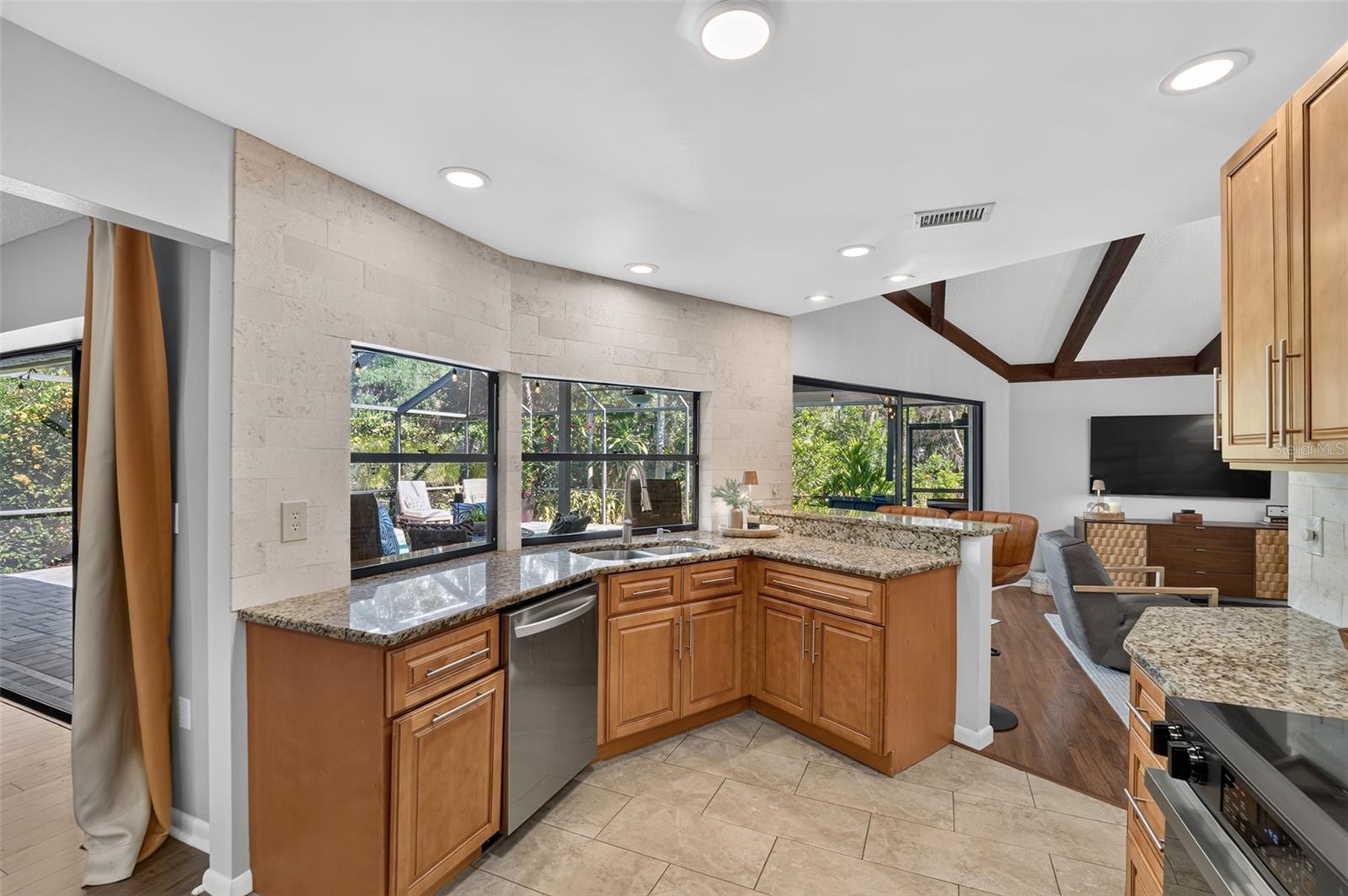 COUNTRY PLACE - Residential