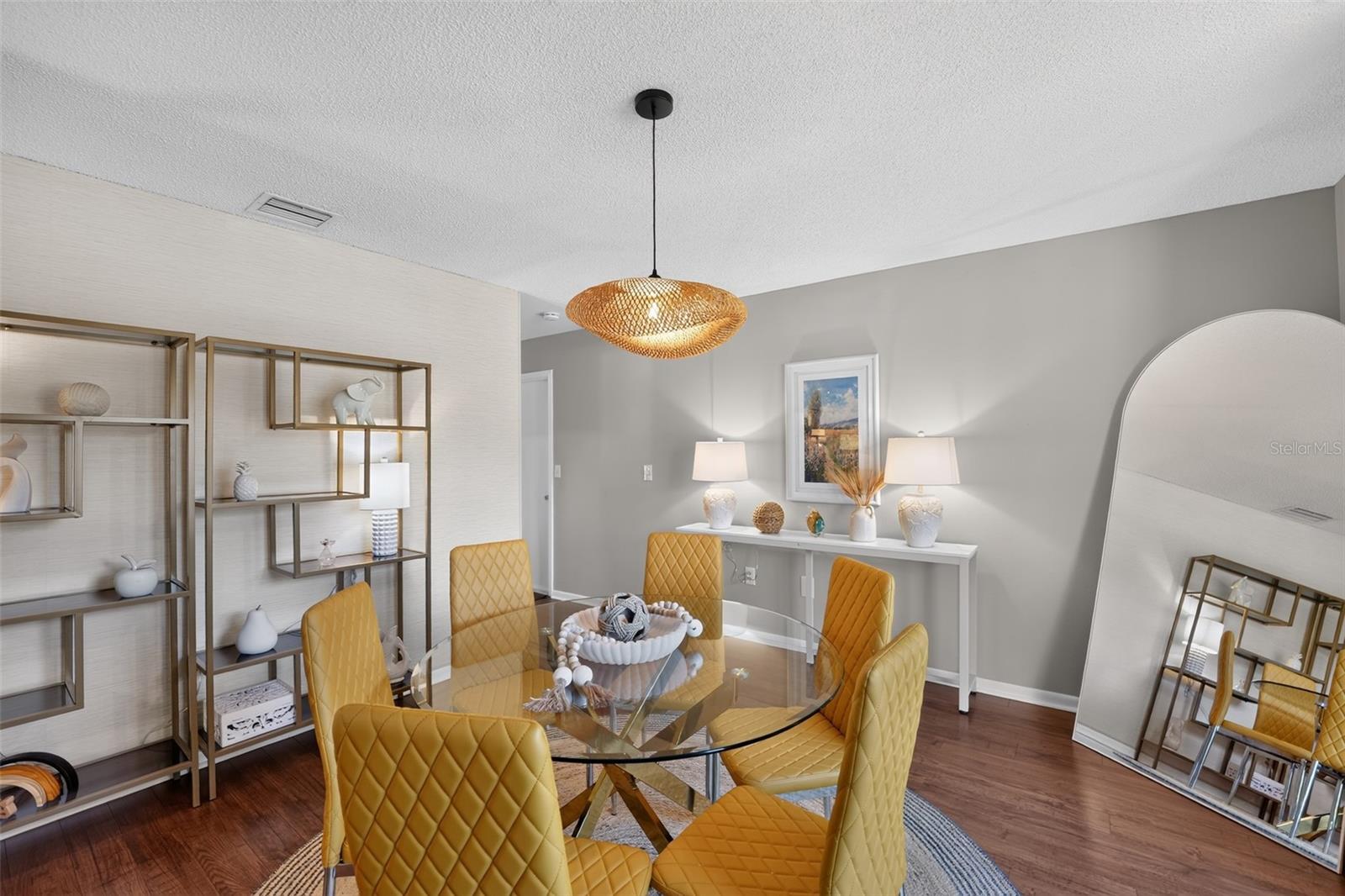 COUNTRY PLACE - Residential