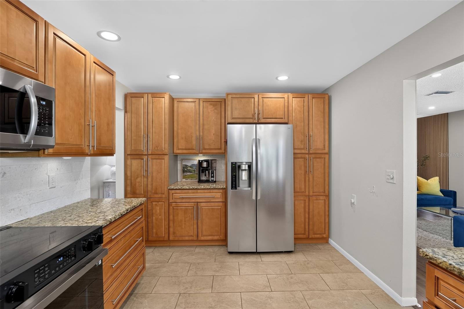 COUNTRY PLACE - Residential