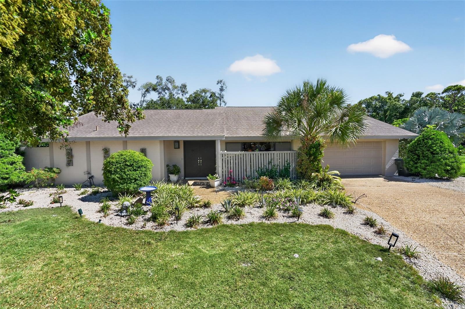 COUNTRY PLACE - Residential