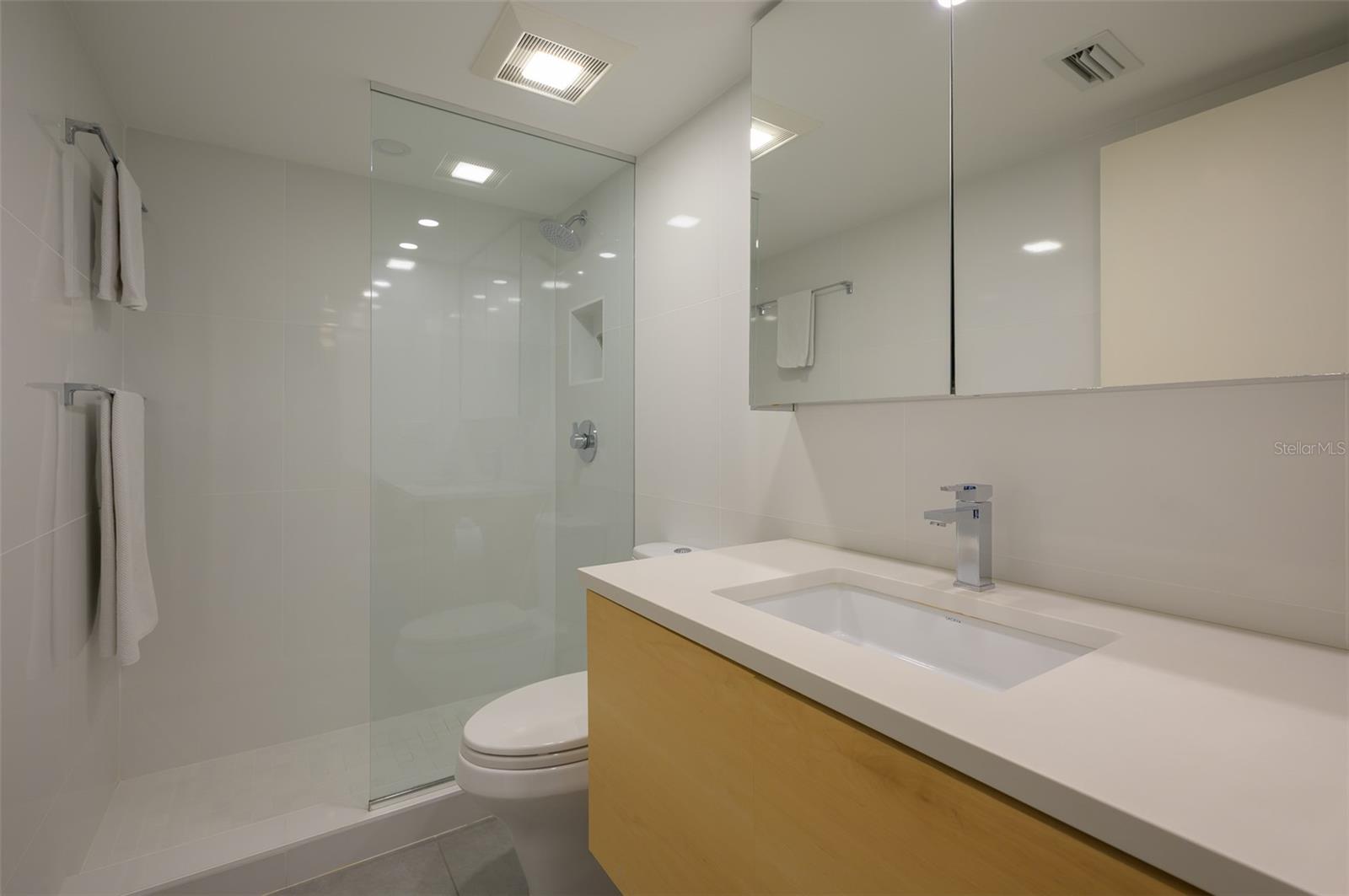 GULF & BAY CLUB PH 2 - Residential