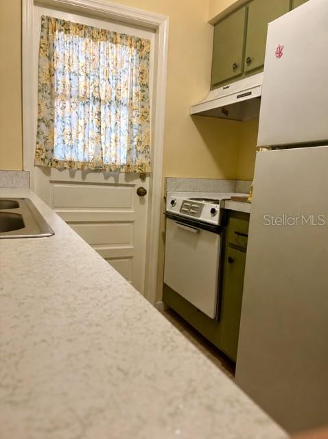 CENTRAL CORTEZ PLAZA - Residential Lease