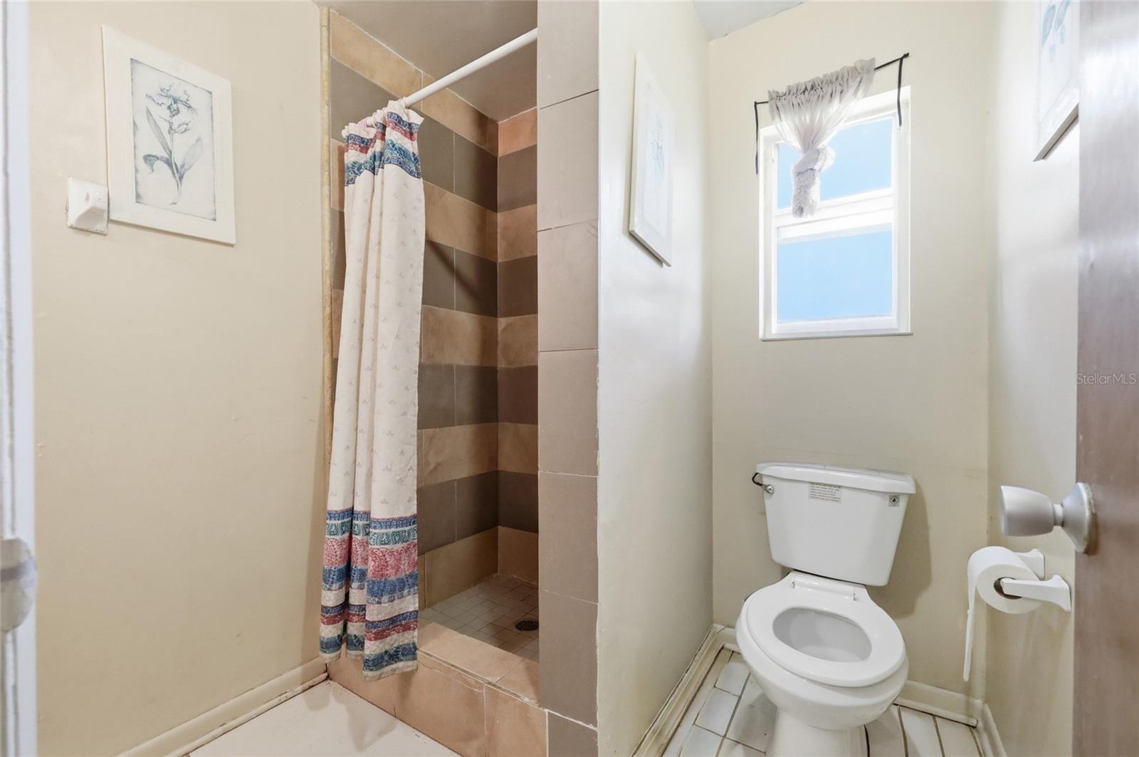 LANCASTER SHORES SUB - Residential