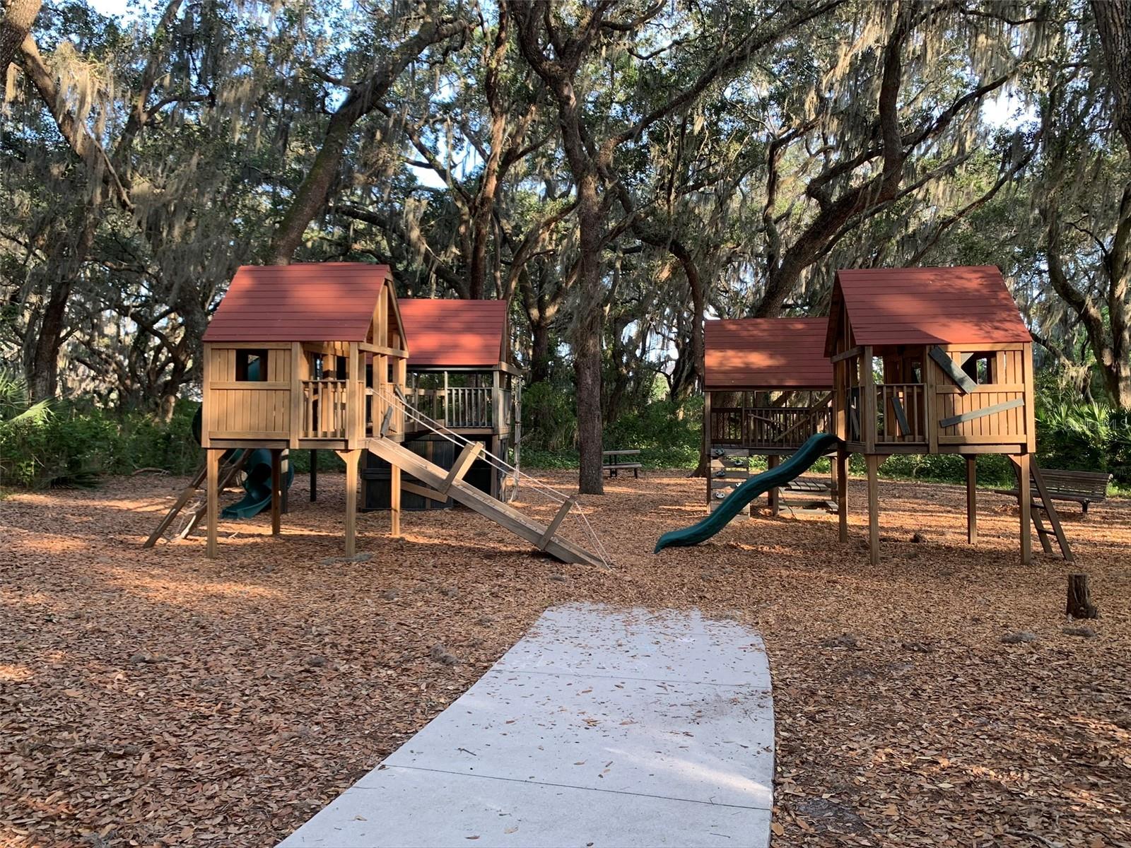 FIISHHAWK RANCH WEST - Residential