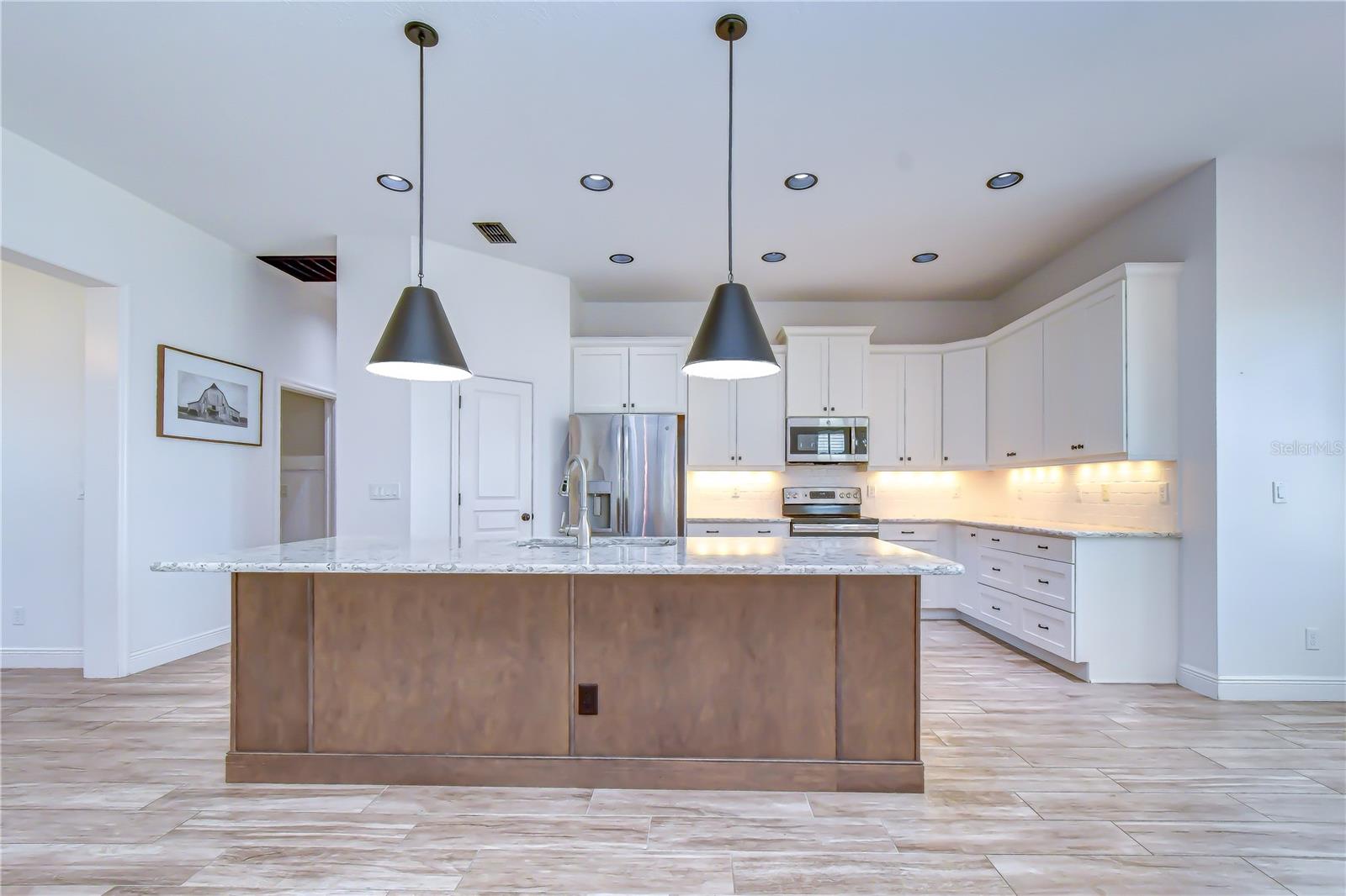 MCINTOSH ESTATES WEST - Residential