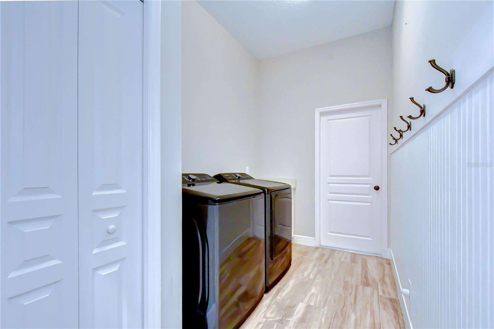 MCINTOSH ESTATES WEST - Residential