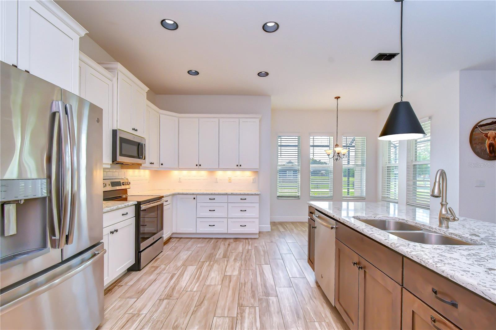 MCINTOSH ESTATES WEST - Residential