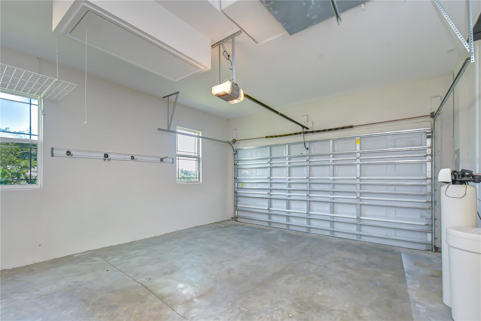 MCINTOSH ESTATES WEST - Residential