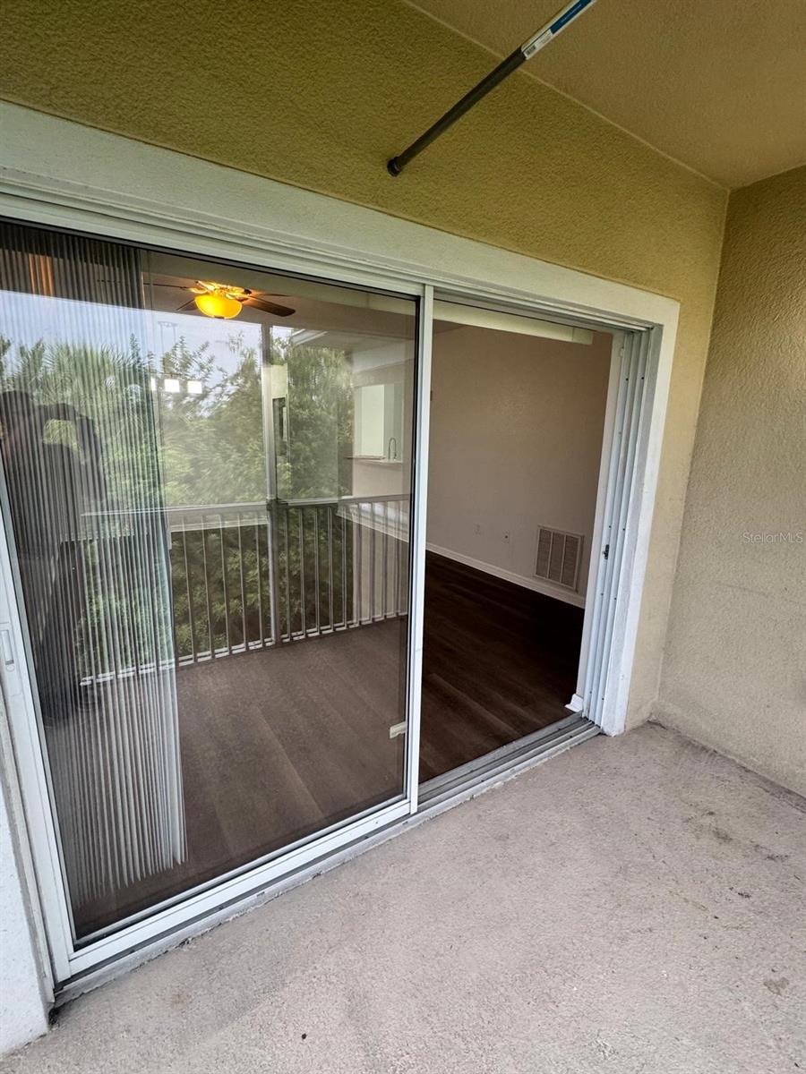 VILLAGES OF BLOOMINGDALE CONDO 09 - Residential Lease