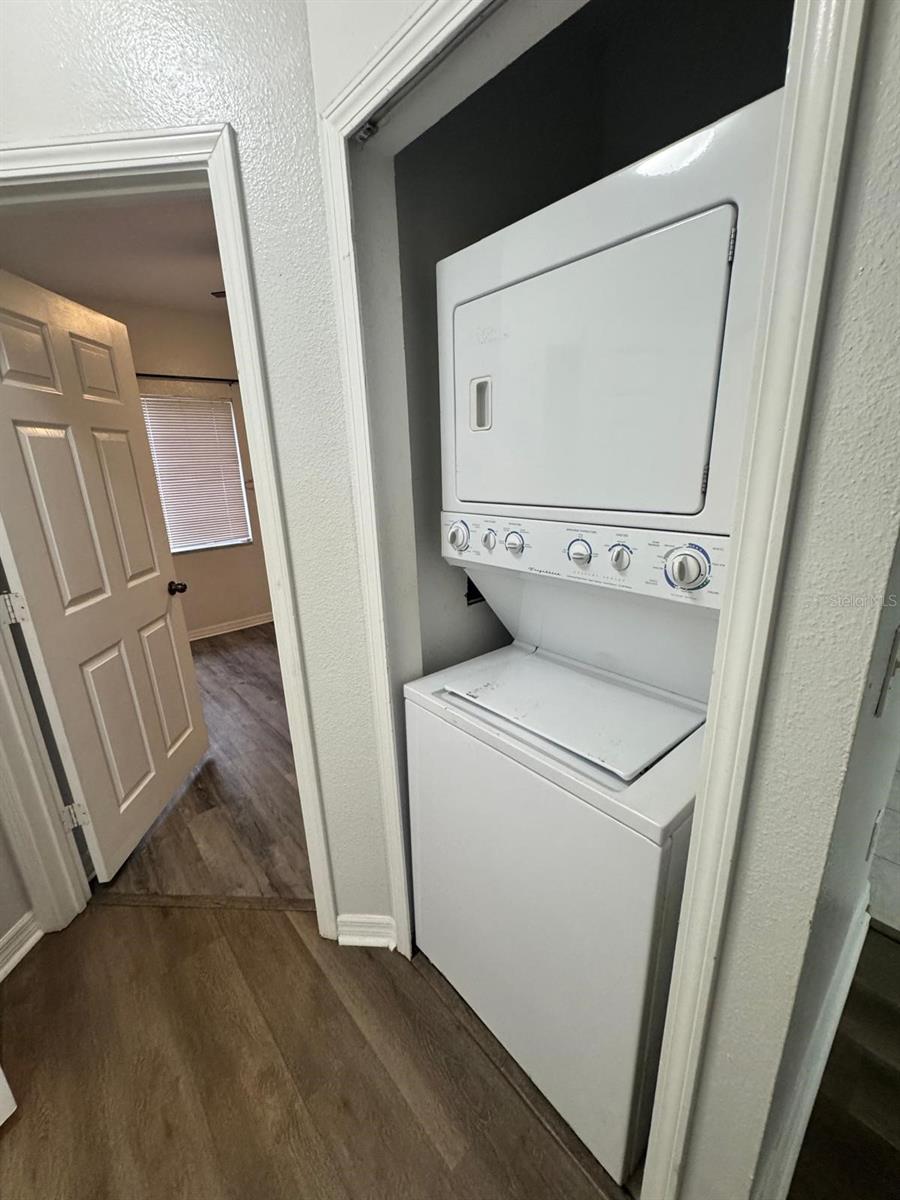 VILLAGES OF BLOOMINGDALE CONDO 09 - Residential Lease