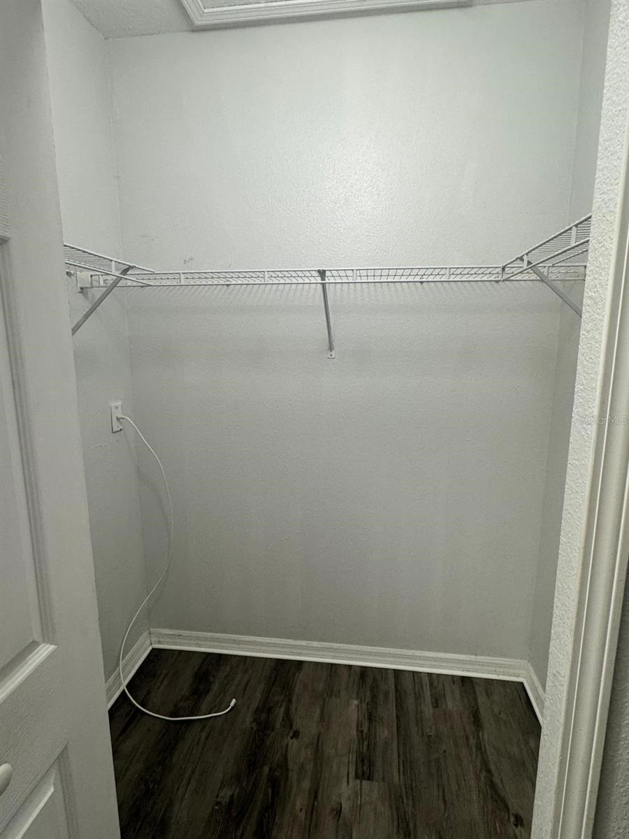 VILLAGES OF BLOOMINGDALE CONDO 09 - Residential Lease