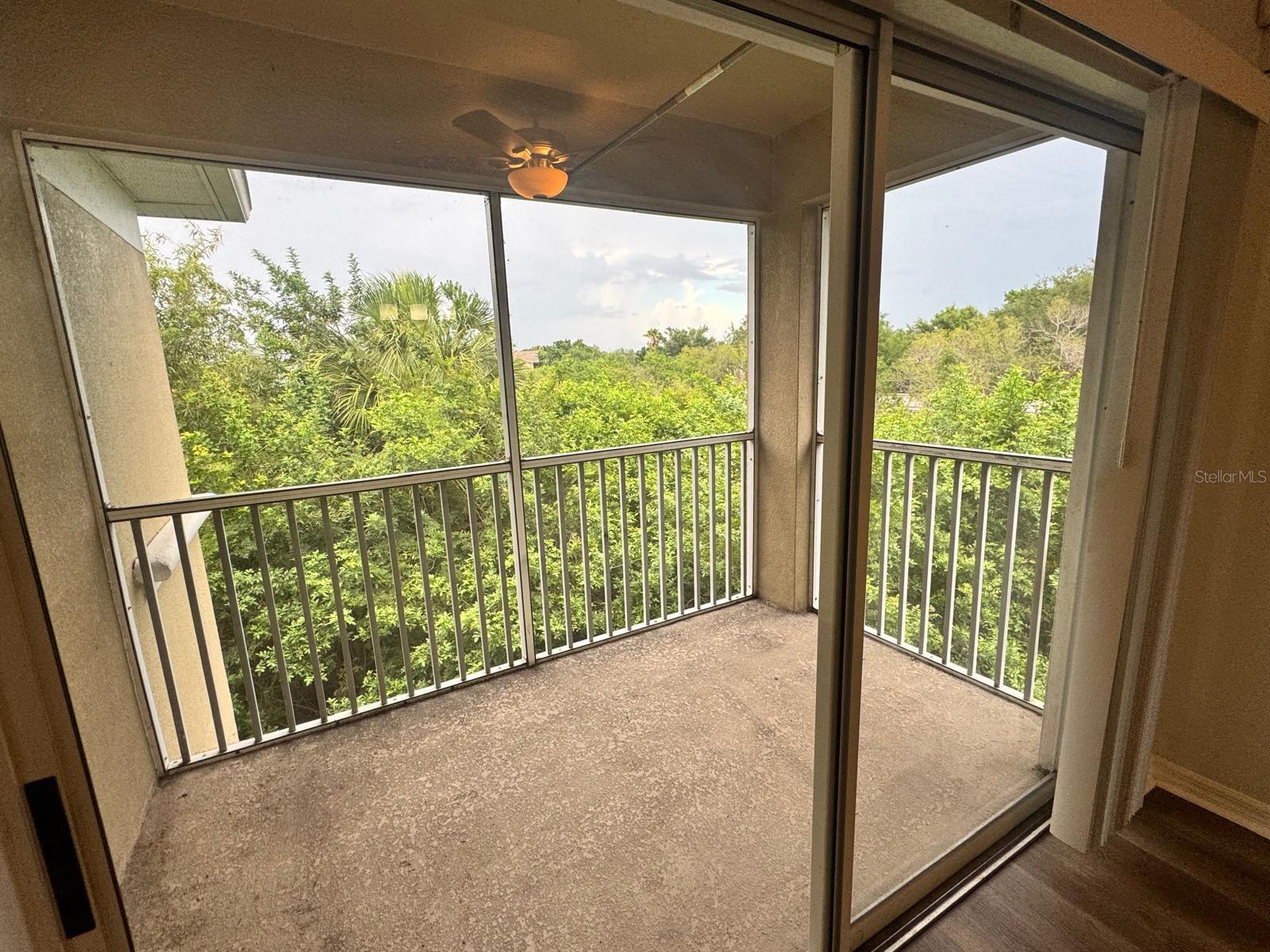 VILLAGES OF BLOOMINGDALE CONDO 09 - Residential Lease