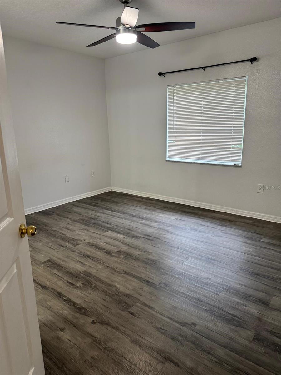 VILLAGES OF BLOOMINGDALE CONDO 09 - Residential Lease