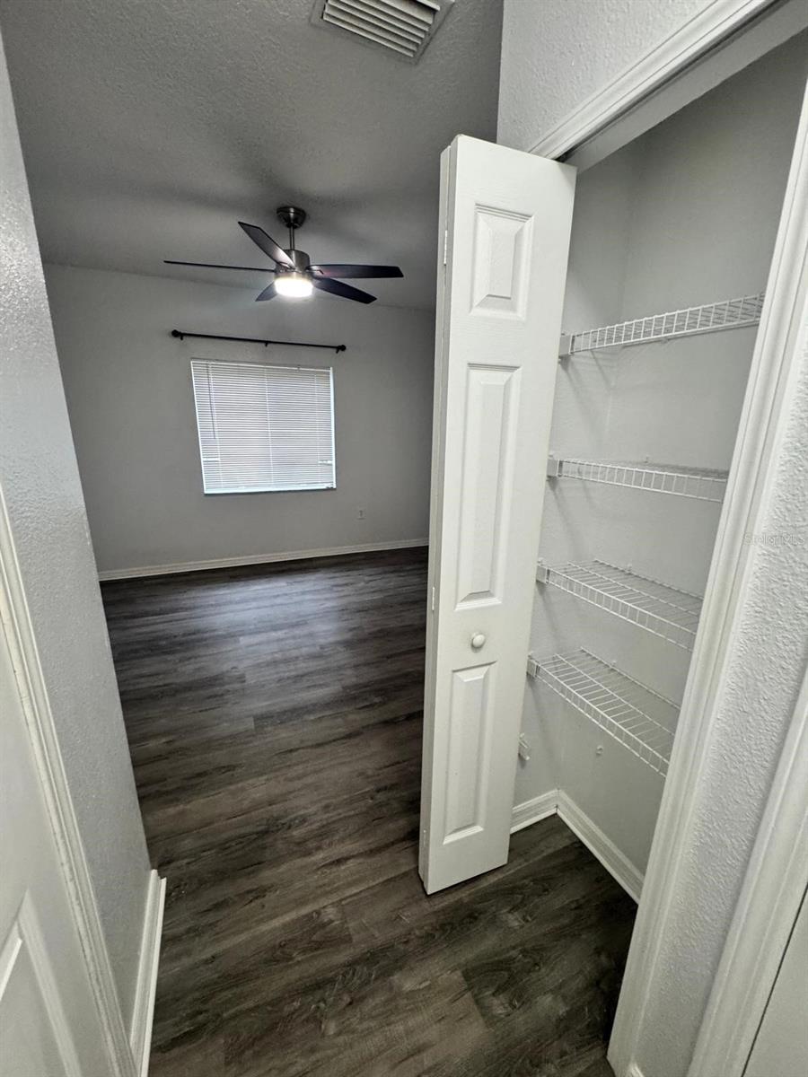 VILLAGES OF BLOOMINGDALE CONDO 09 - Residential Lease