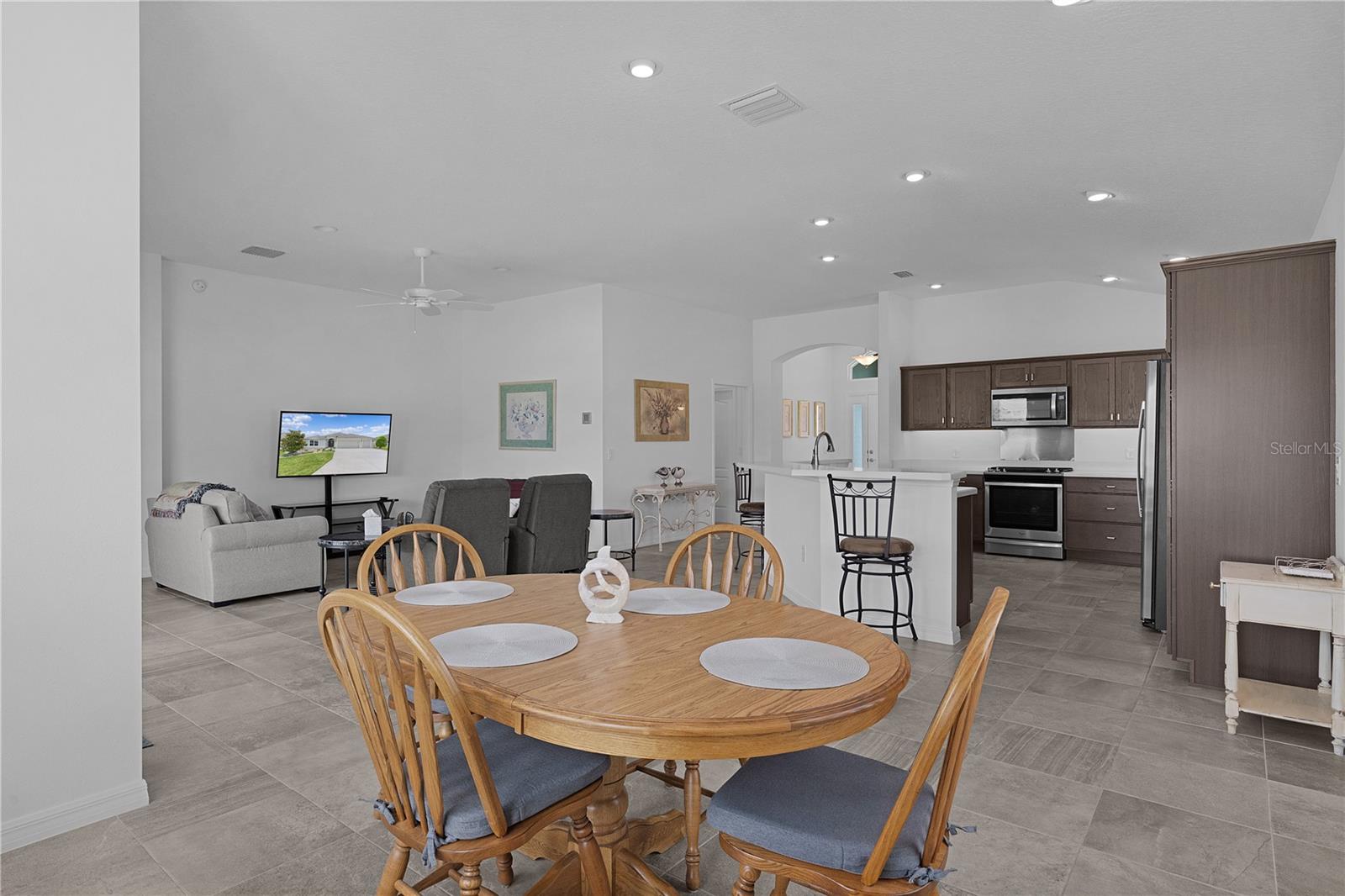 VILLAGE/FENNEY UN #8 - Residential