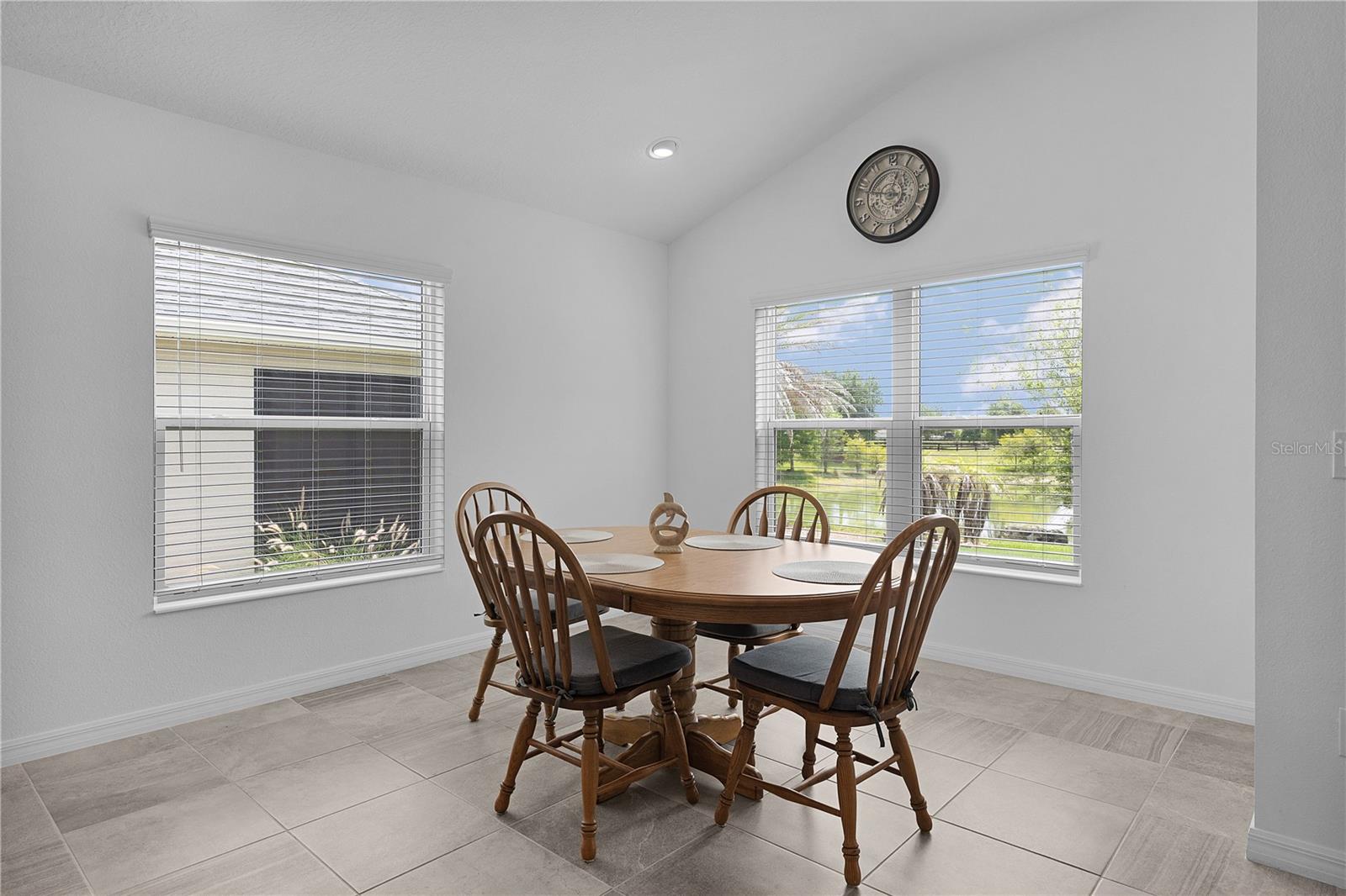 VILLAGE/FENNEY UN #8 - Residential