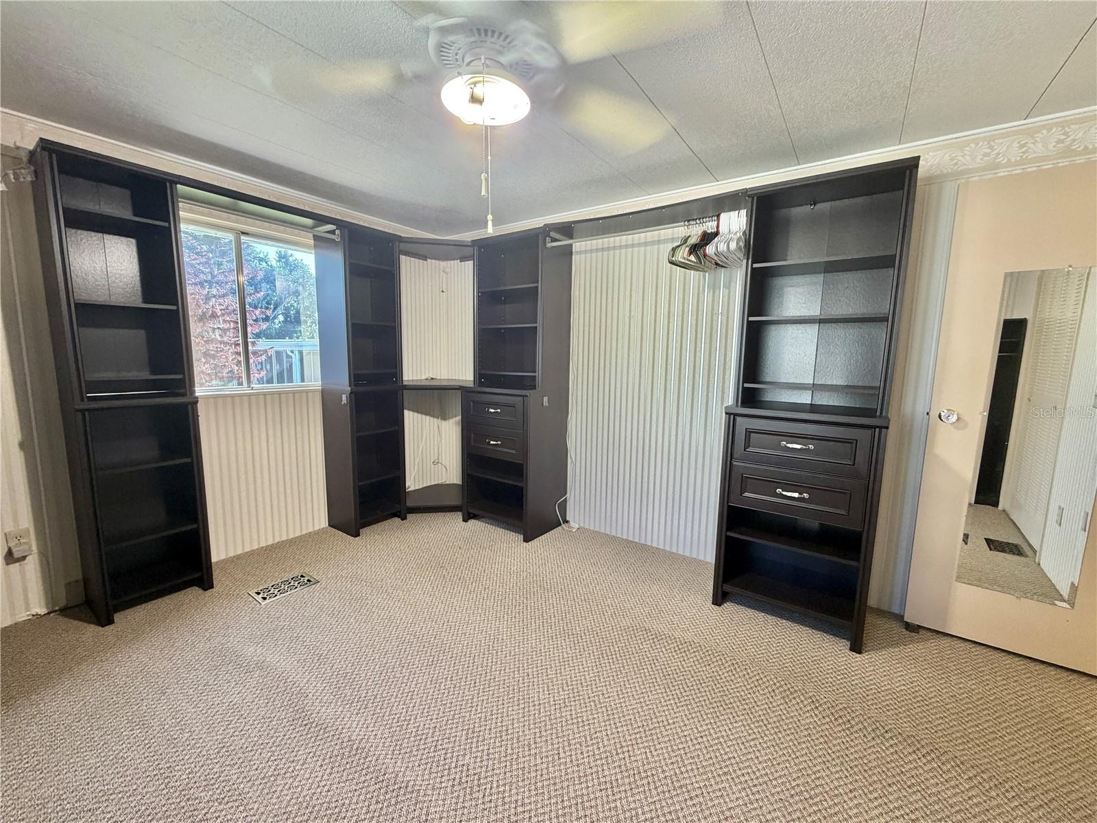 HAWTHORNE AT LEESBURG A COOP - Residential
