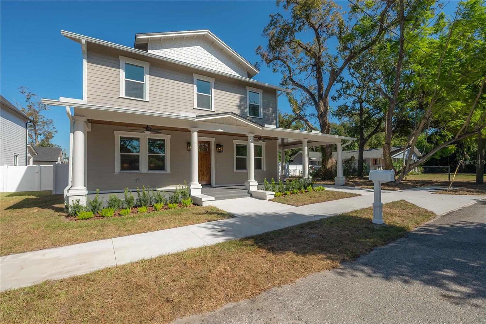 RECORD GROVE - Residential