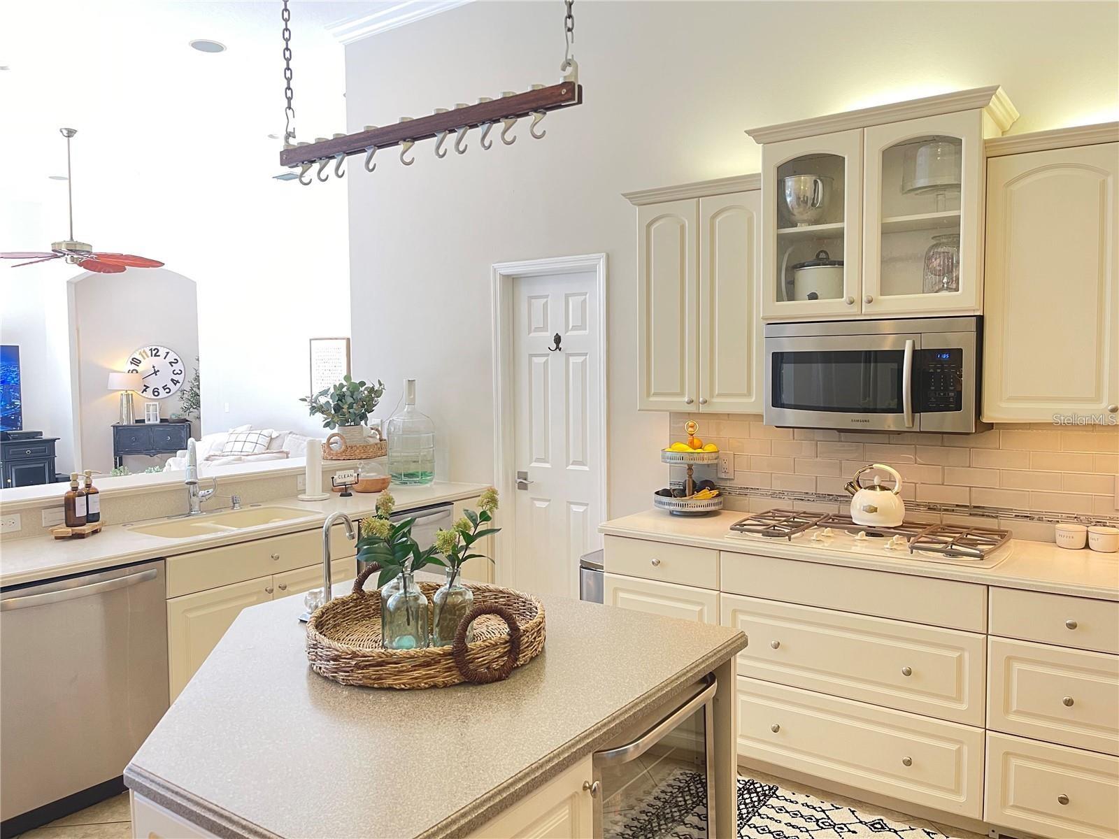 WARWICK GARDENS - Residential Lease