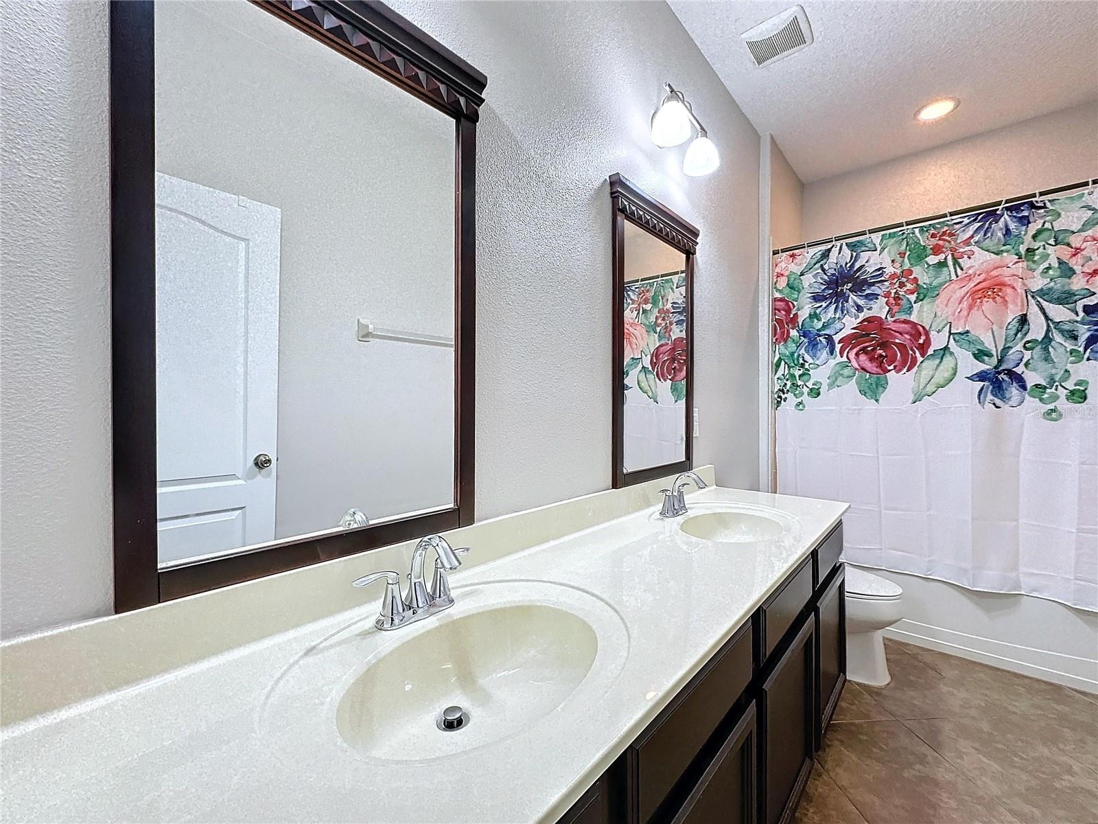 NARCOOSSEE VILLAGE PH 1 - Residential