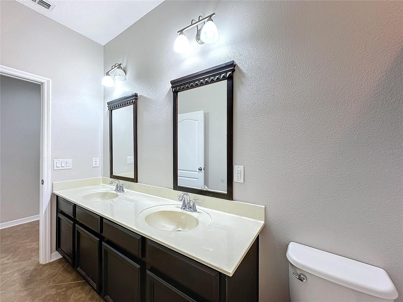 NARCOOSSEE VILLAGE PH 1 - Residential