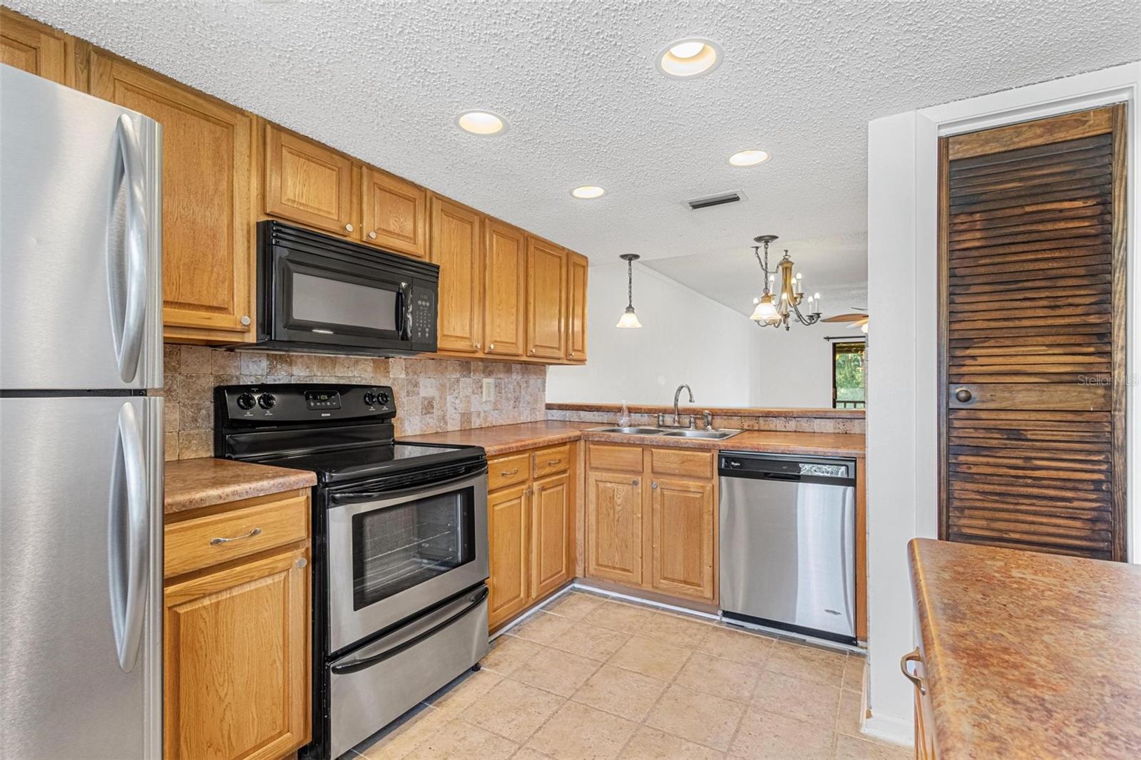 EAST LAKE WOODLANDS CONDO UNIT 7 - Residential