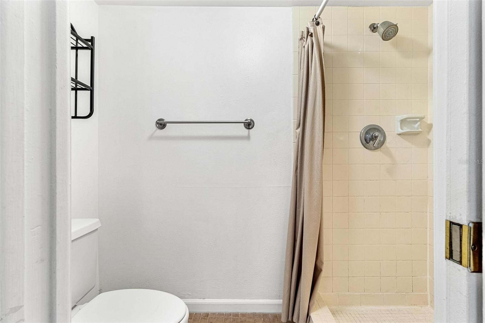 EAST LAKE WOODLANDS CONDO UNIT 7 - Residential