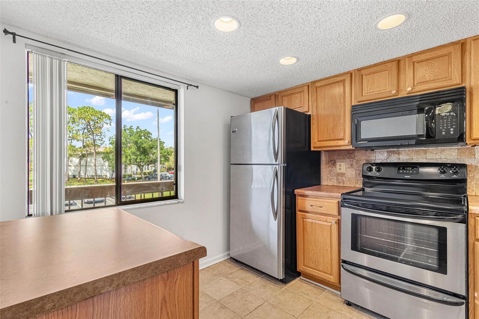EAST LAKE WOODLANDS CONDO UNIT 7 - Residential