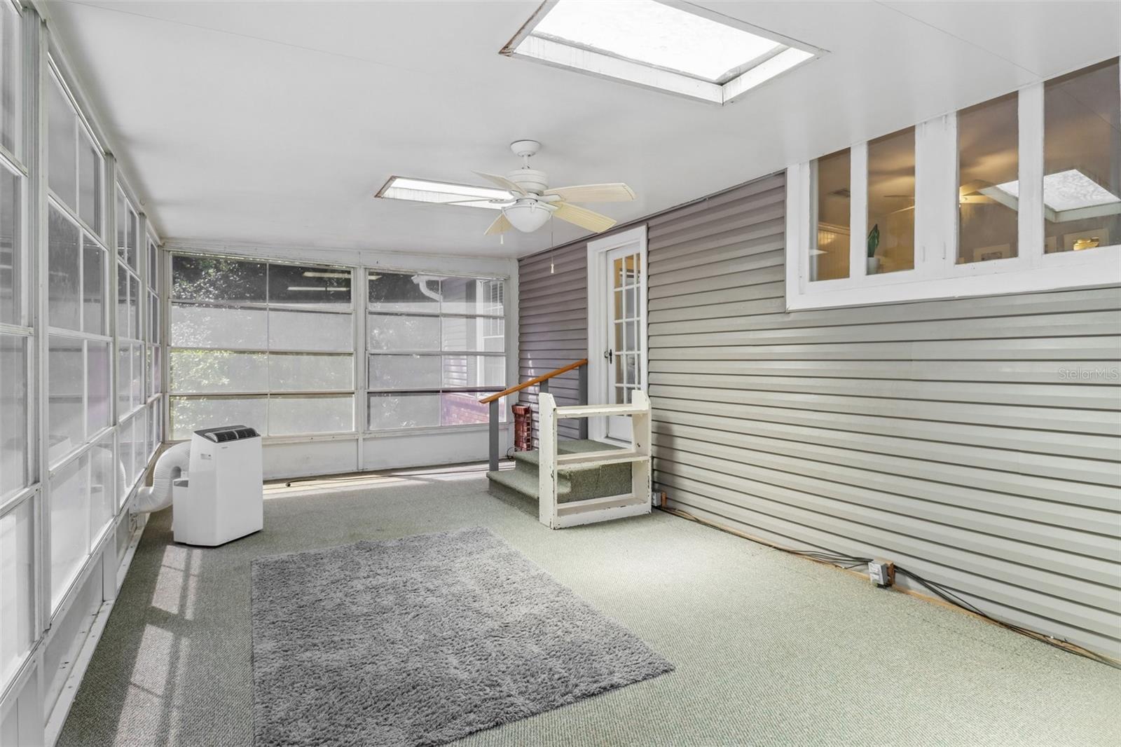 ACREAGE & UNREC - Residential
