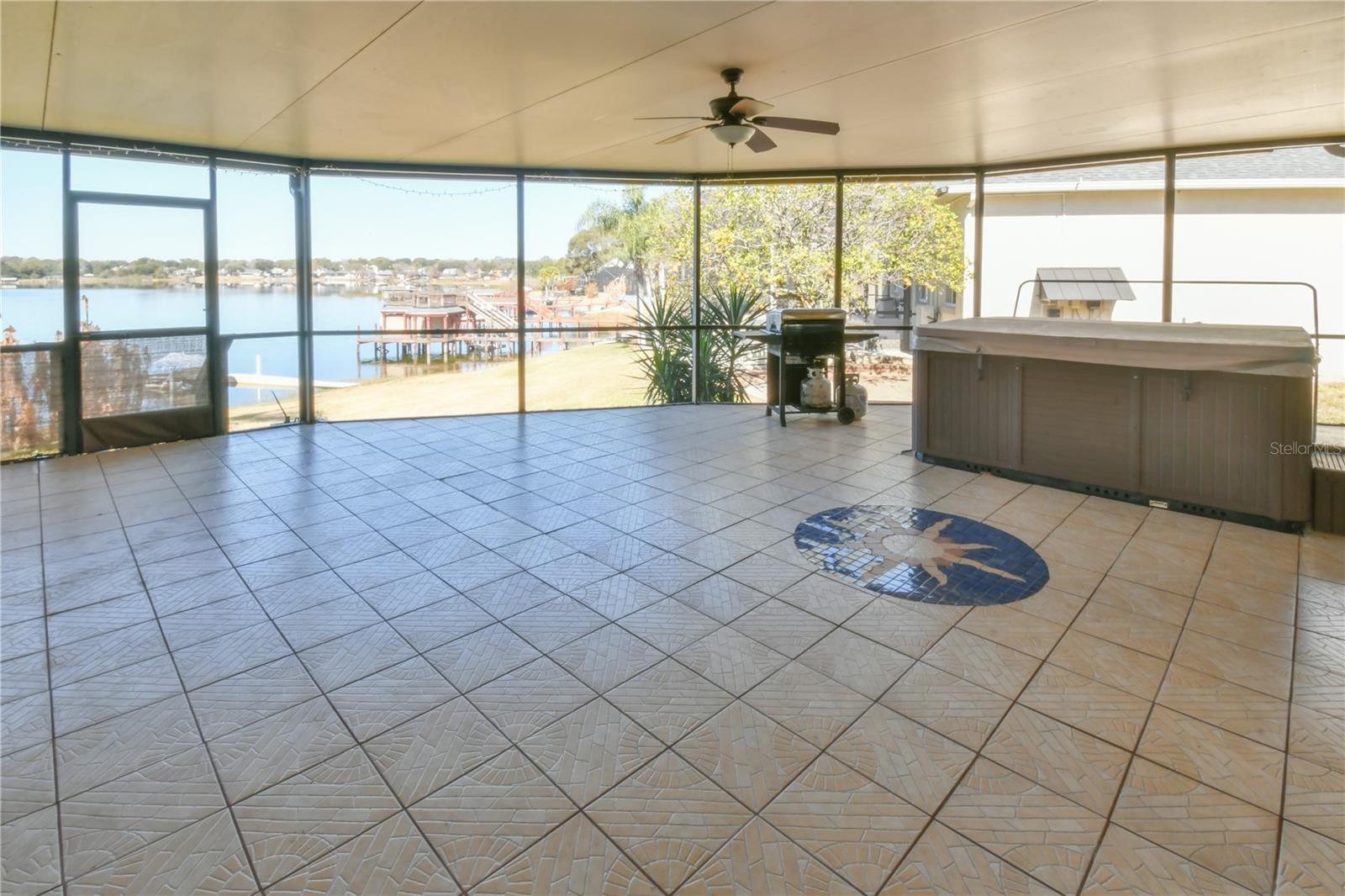 LAKE OLYMPIA CLUB - Residential