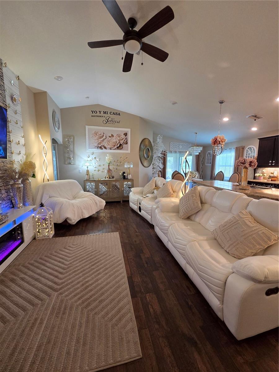 AVIARY AT RUTLAND RANCH PH 1A & 1B - Residential