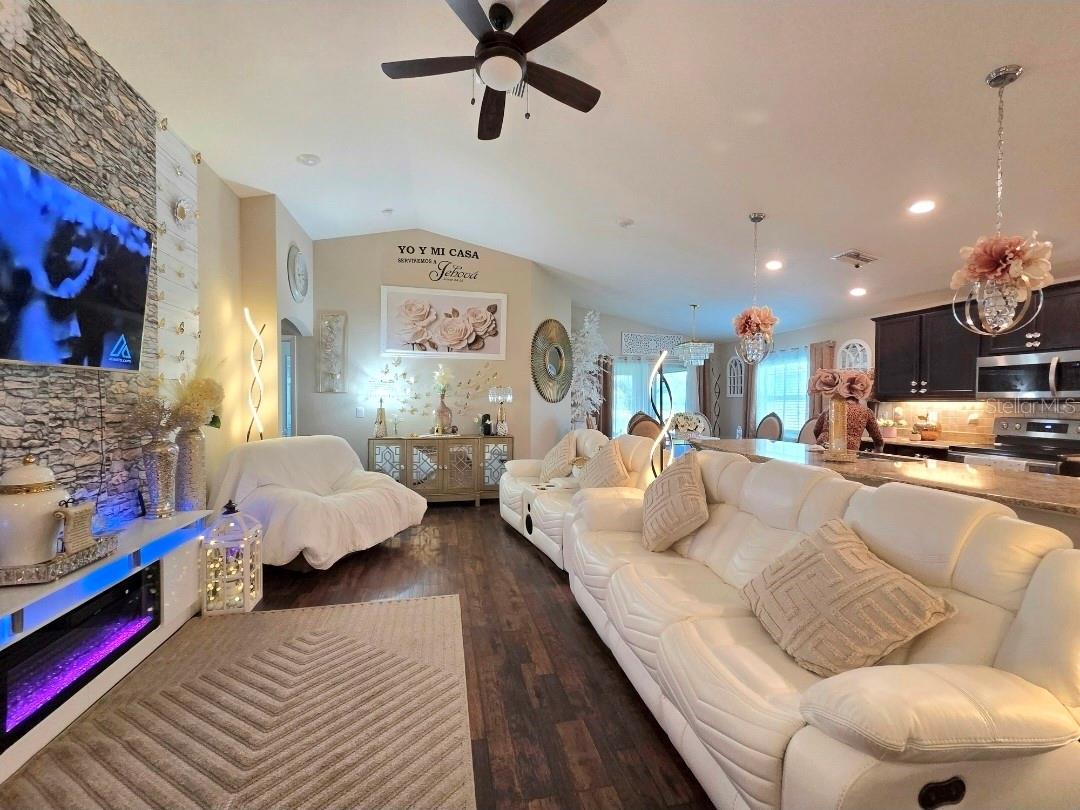 AVIARY AT RUTLAND RANCH PH 1A & 1B - Residential