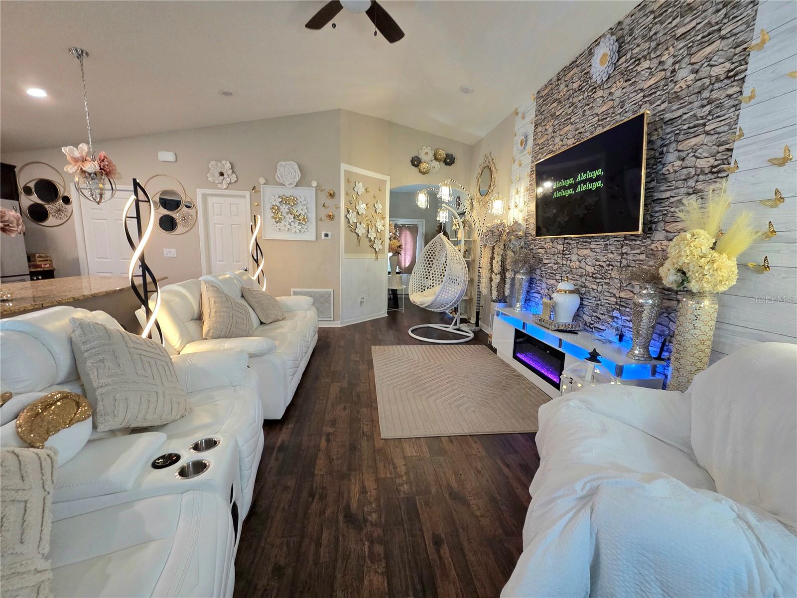 AVIARY AT RUTLAND RANCH PH 1A & 1B - Residential