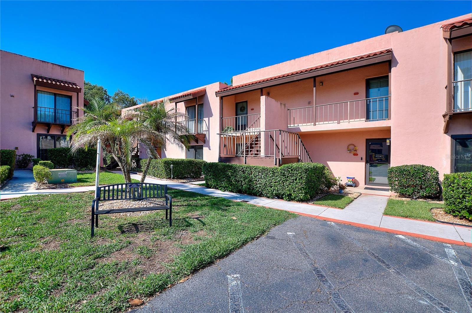 LA CASA CONDO - Residential