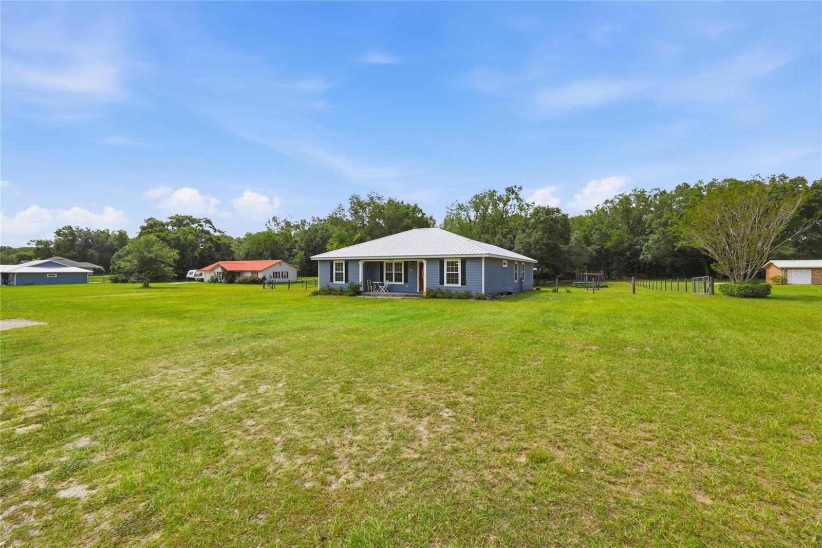 EXECUTIVE HOMES - Residential