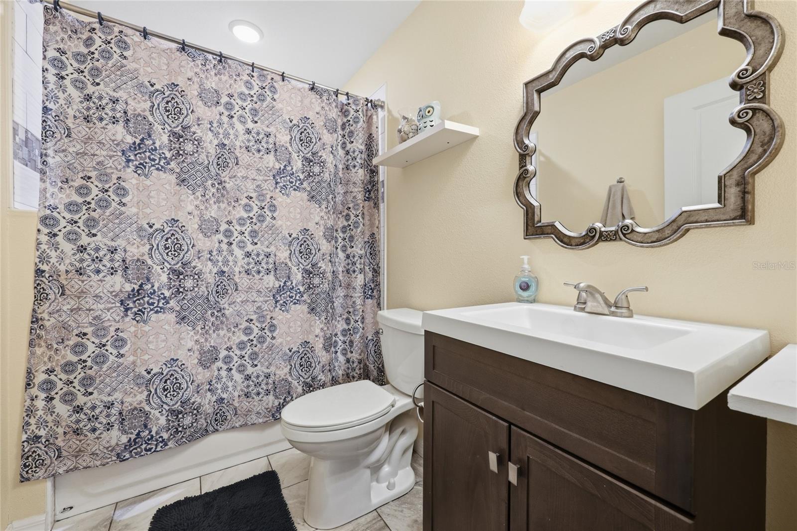 EXECUTIVE HOMES - Residential